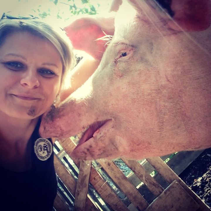 Ljilja, rescued as a little piglet, only few days old, adopted by a vegan girl, enjoying life and love. 